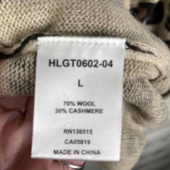 Harper Lane Leopard Print Crewneck Sweater 70% Wool 30 % Cashmere Size Large NWT - Picture 4 of 8